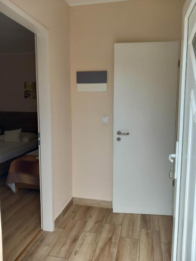 Kata Panzio Hotel Oroszlany ภายนอก รูปภาพ